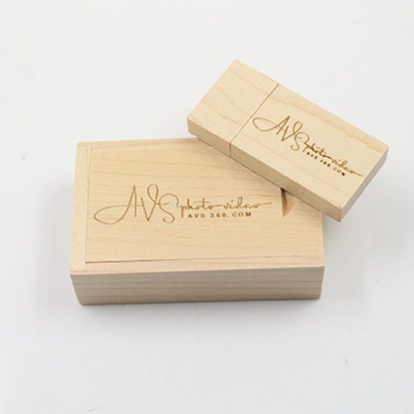 Wood maple usb for photographers