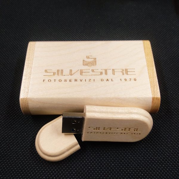 custom logo on wood usb