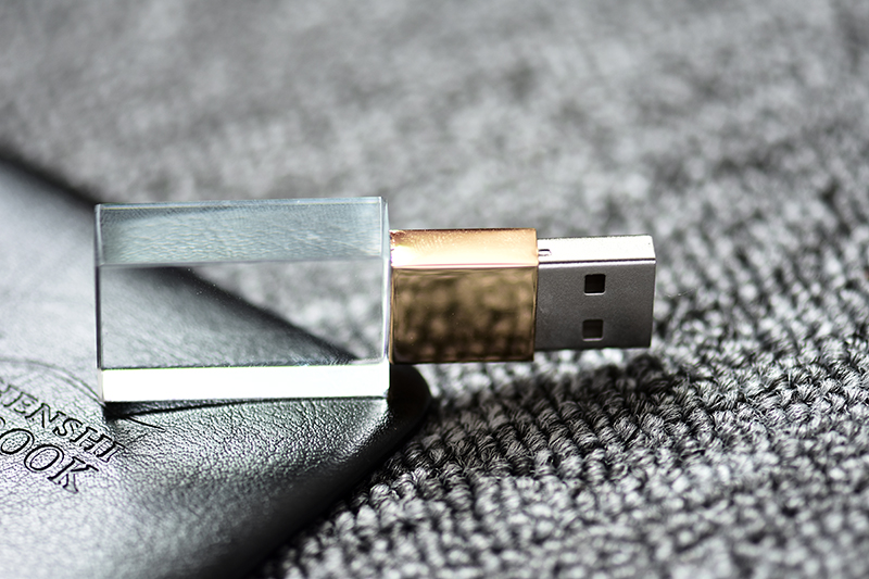 S-360 Crystal USB Flash Drive with Metal Cap