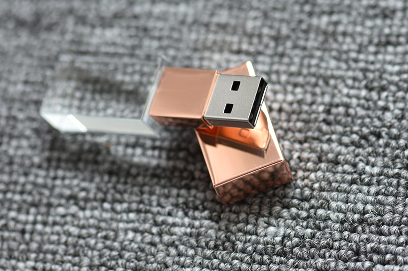 S-360 Crystal USB Flash Drive with Metal Cap