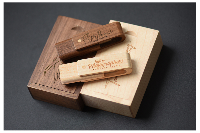 W-272-Swivel Wood USB Flash Drive
