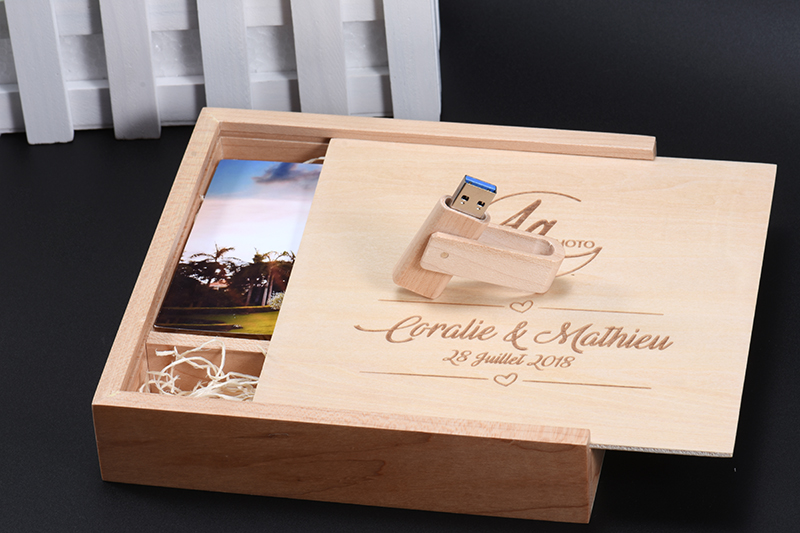 W-272-Swivel Wood USB Flash Drive