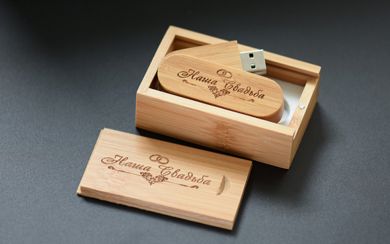 W-268-Swivel Wood USB Flash Drive