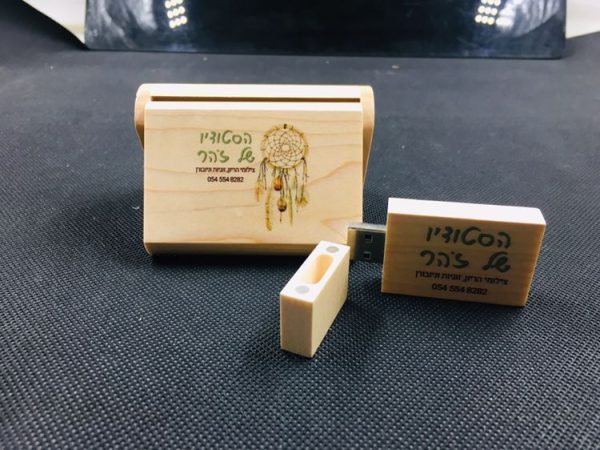 custom maple wood usb with laser engraved logo