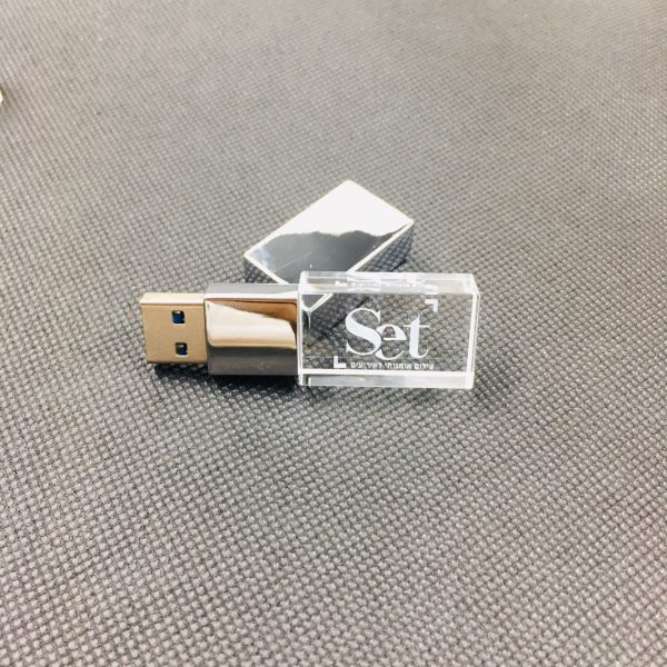 custom crystal usb drives