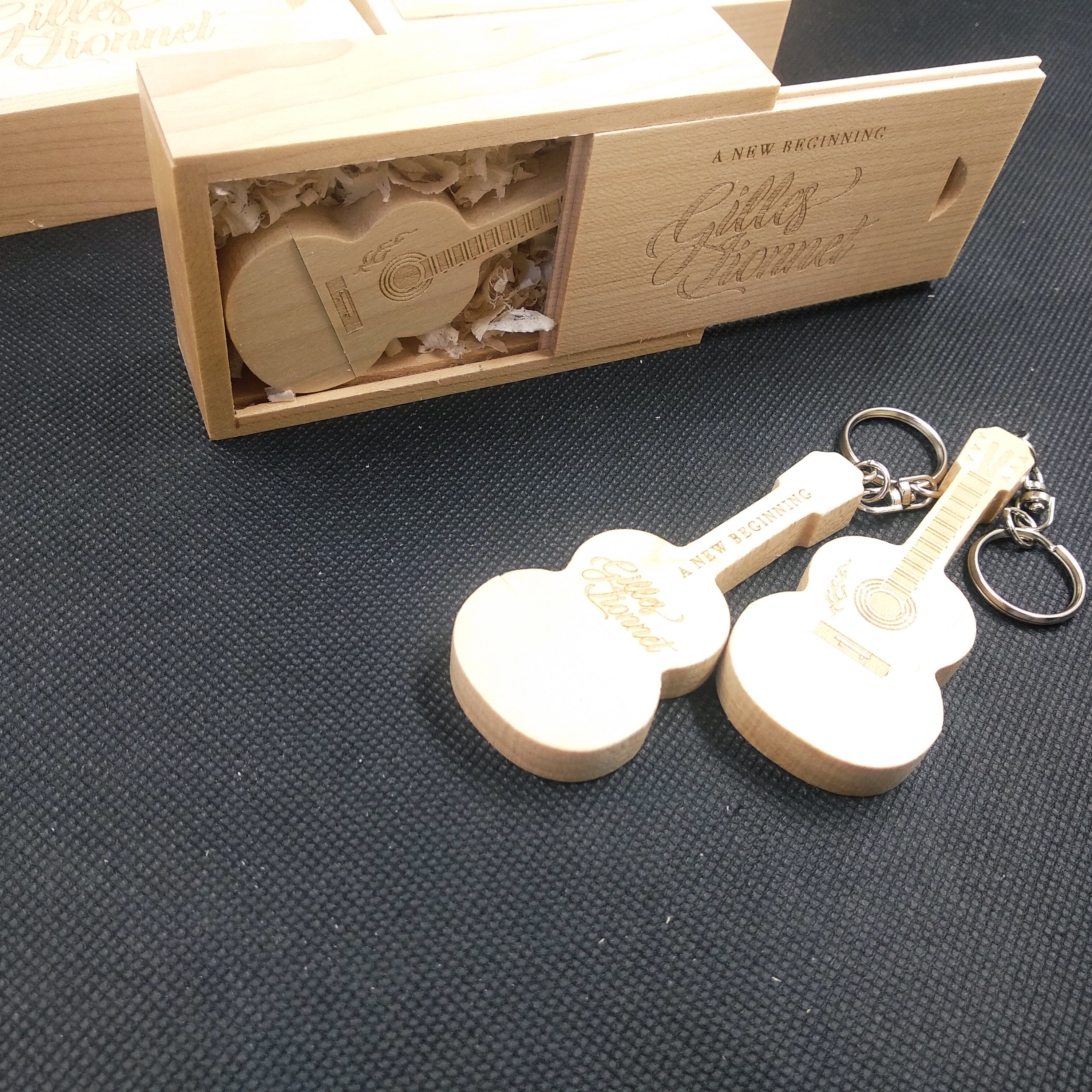 custom usb keychain,personalised usb keyring,custom preloaded usb