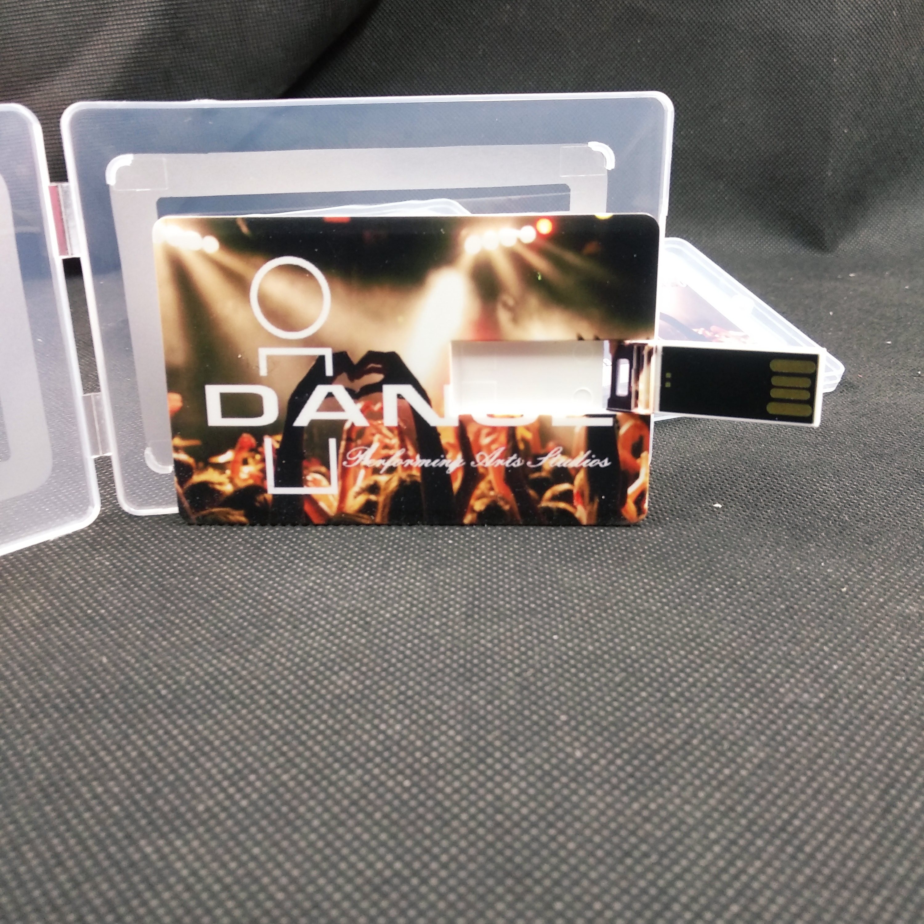 C-05 Credit card sized USB flash drive allow you to keep your important documents and data in your wallet. 