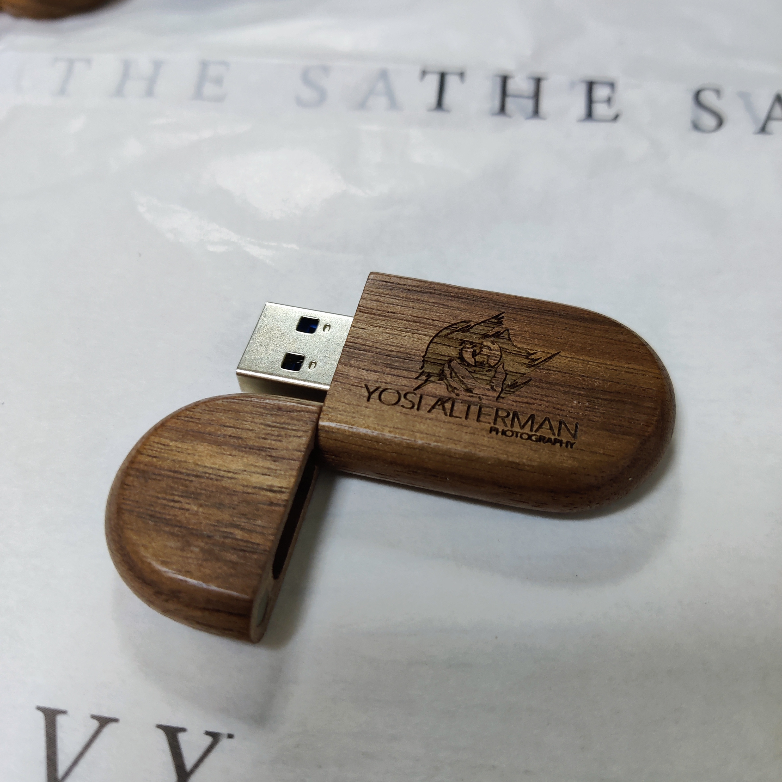 Walnut / Maple color Custom Wooden usb sticks for Photography W-264
