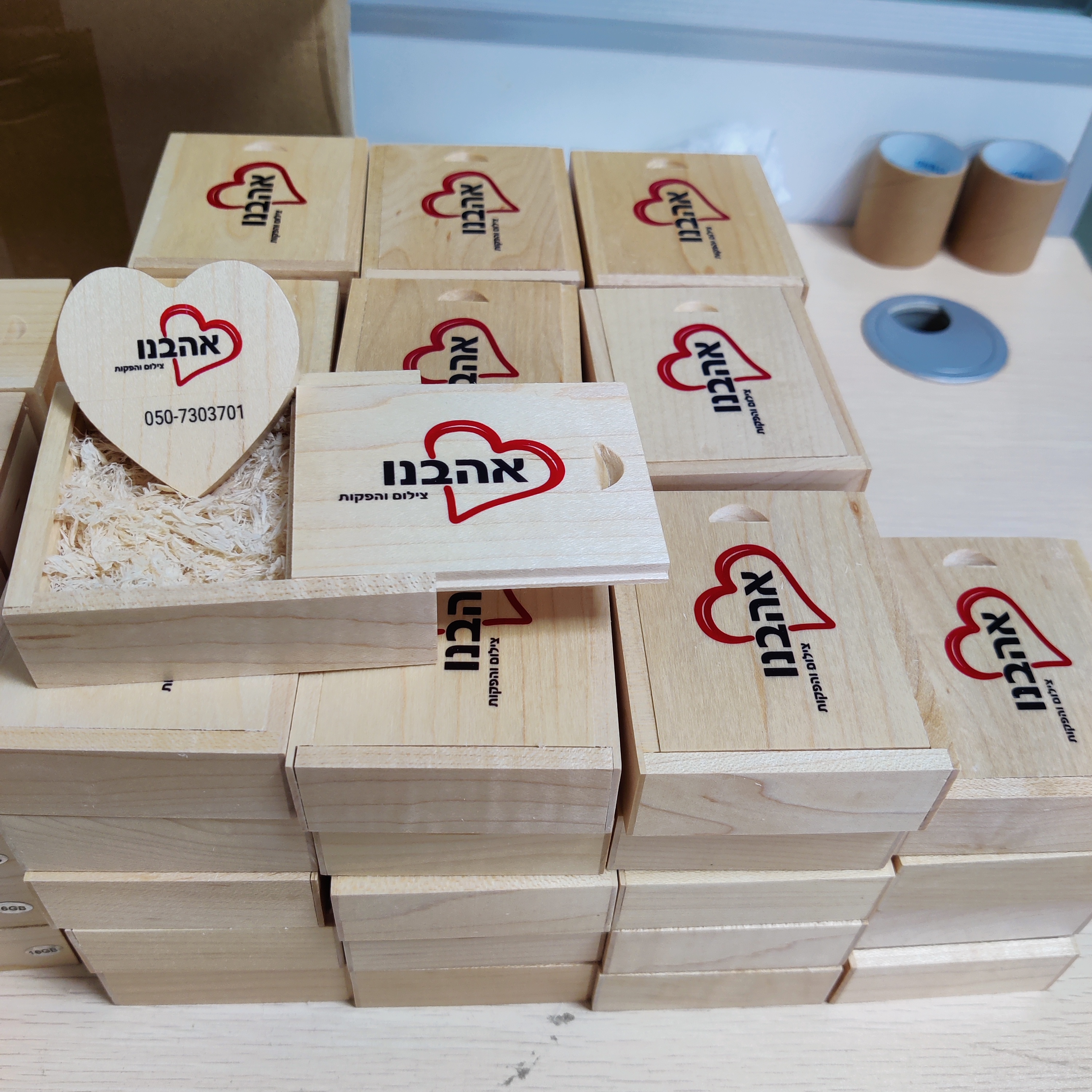 Heart-shape Wooden Memory Sticks & box package