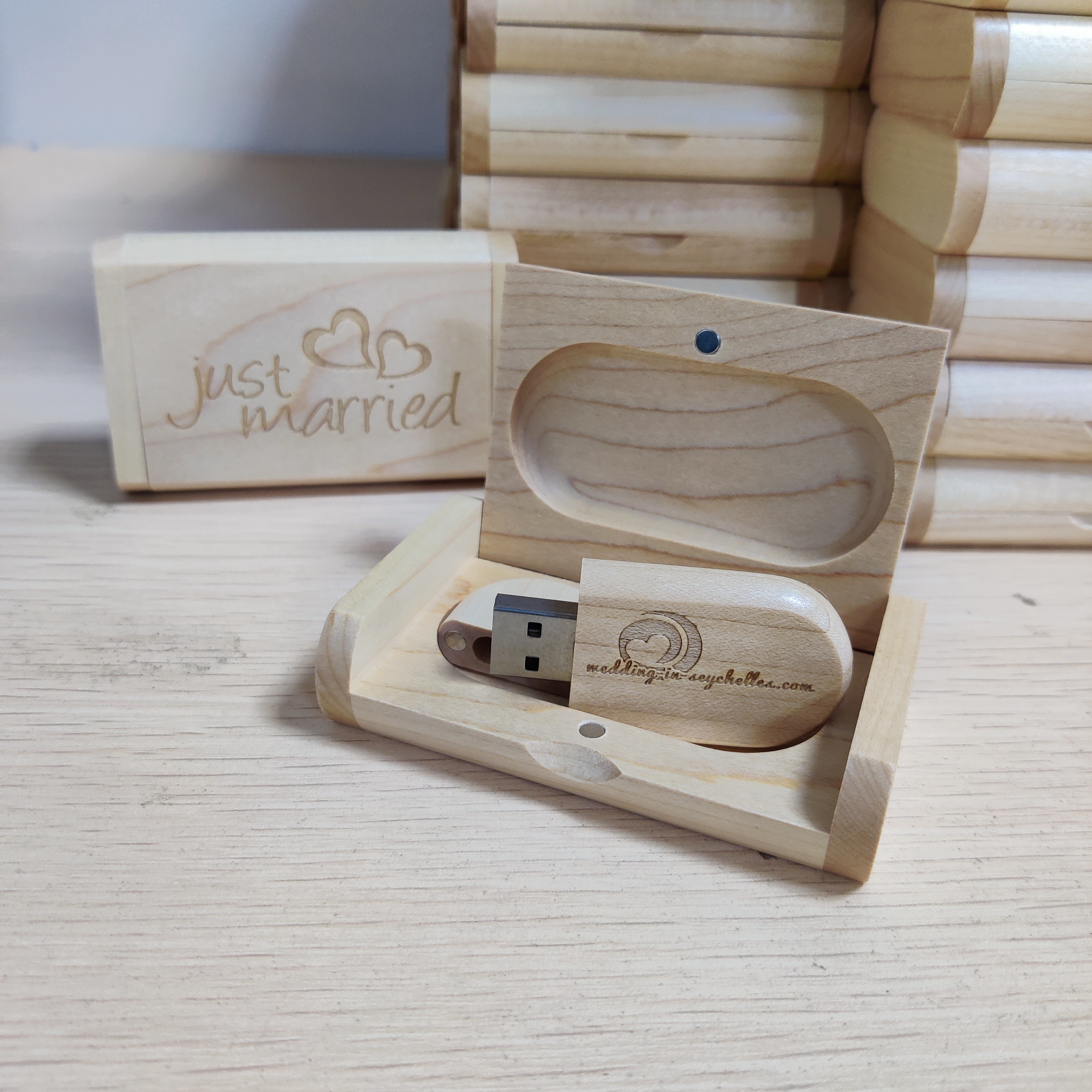 Wooden USB FLASH DRIVE FOR WEDDING