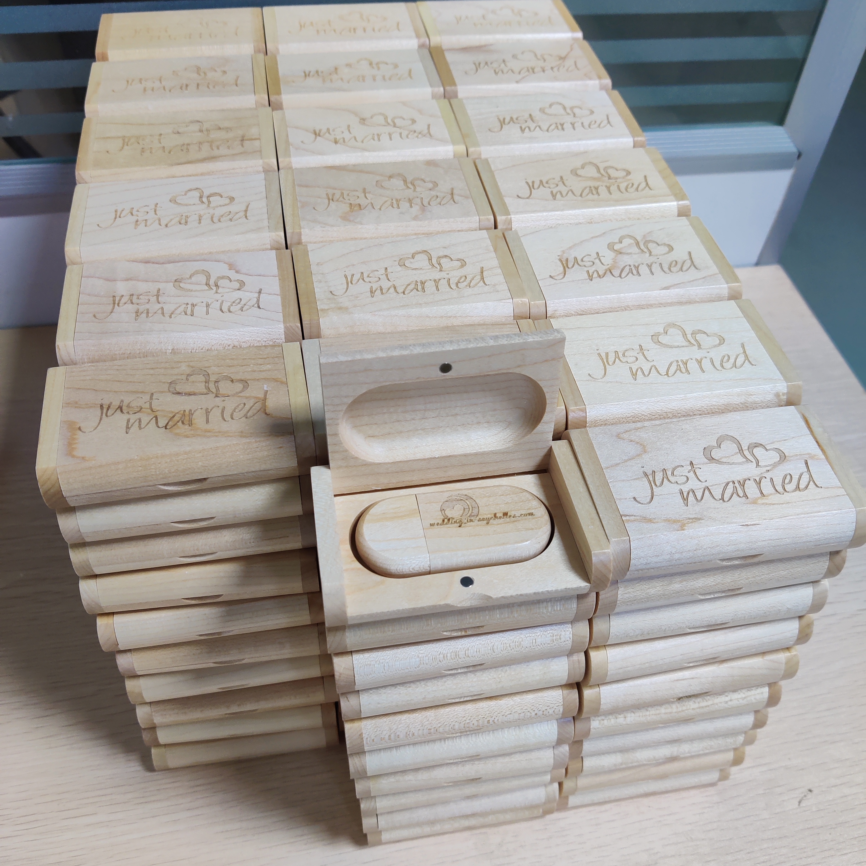 Wooden USB FLASH DRIVE FOR WEDDING