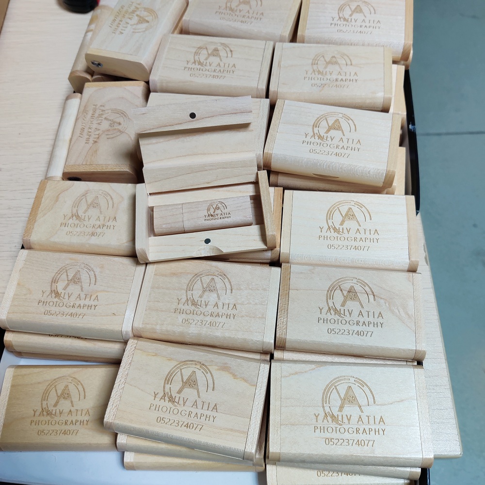 Maple Wooden USB sticks 3.0 32GB LOGO engraved box package custom