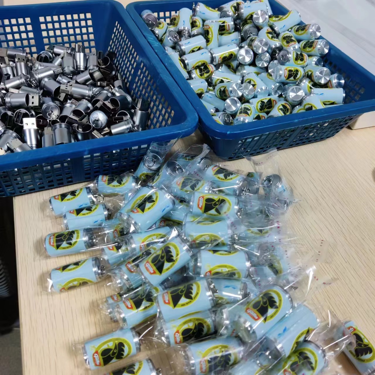 Custom Coke-can USB sticks
