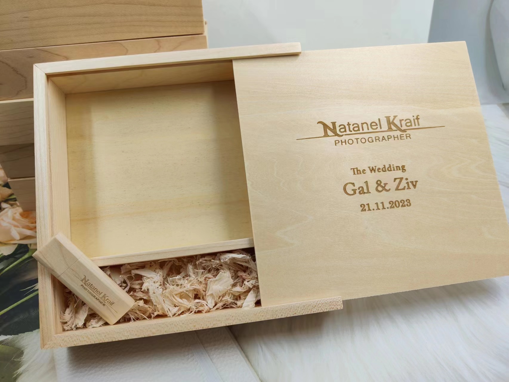 Album wooden BOX and small box , USB3.0 64GB , engraved different names and date