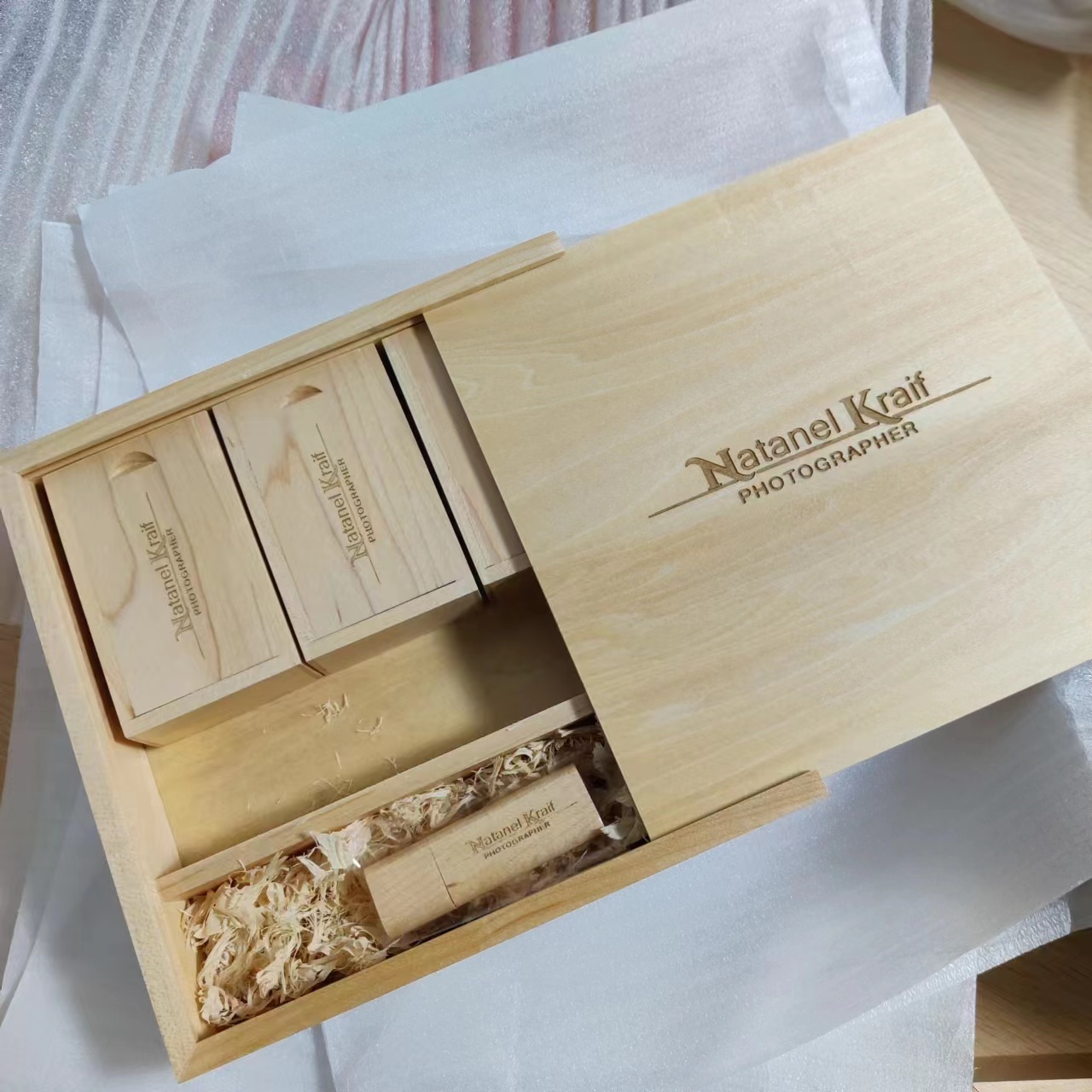 Album wooden BOX and small box , USB3.0 64GB , engraved different names and date