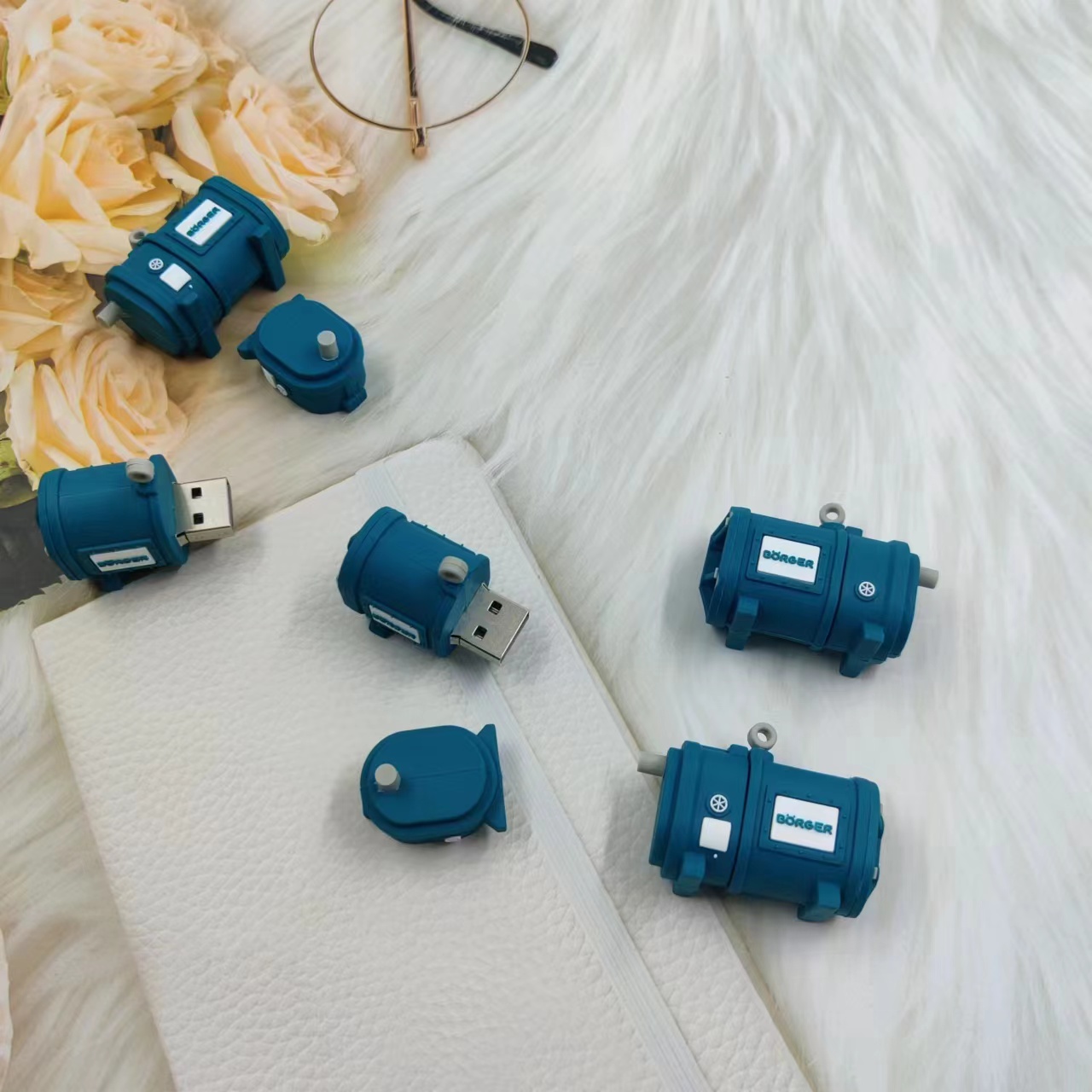 Customized PVC USB flash drive 2000 PCS 8GB order is ready.