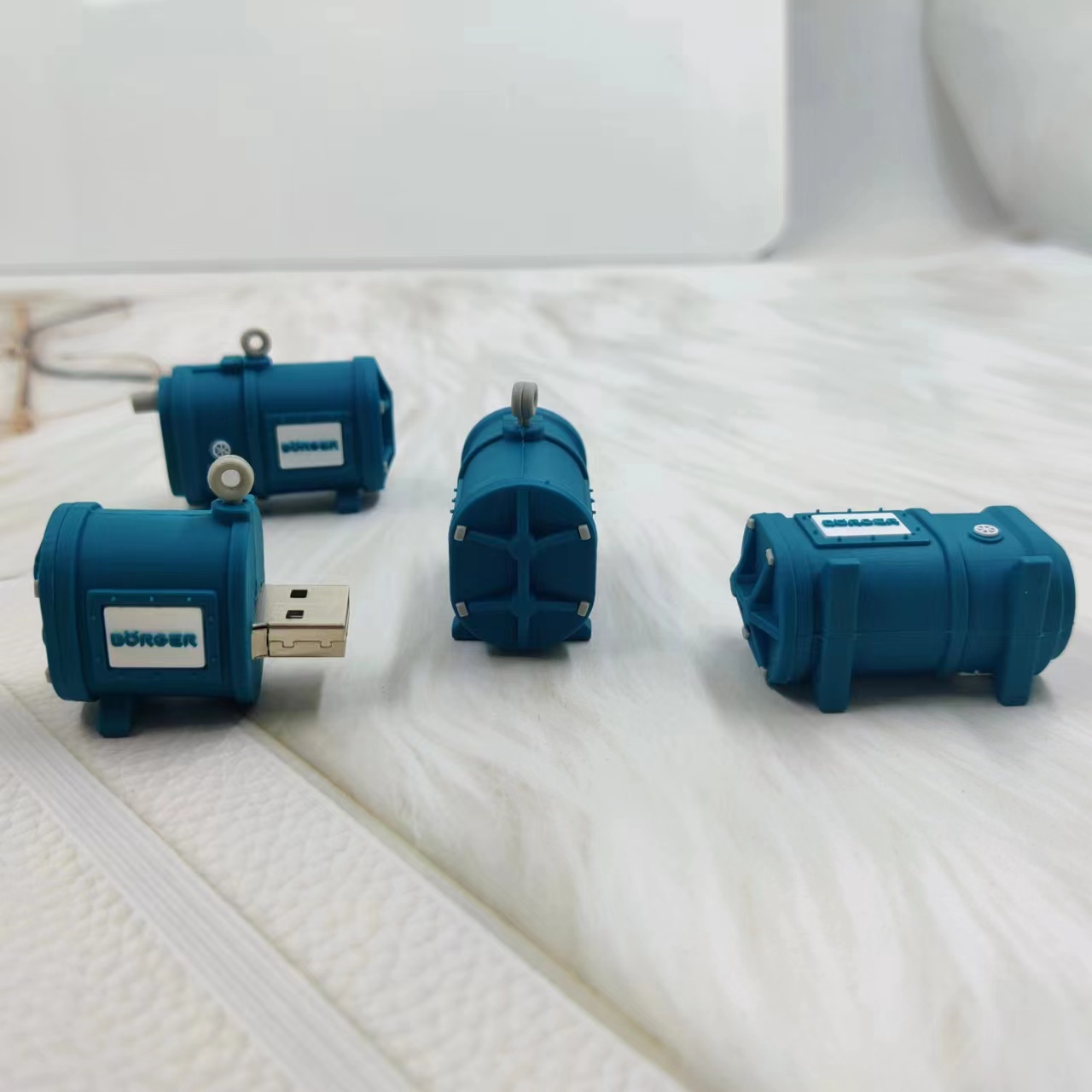 Customized PVC USB flash drive 2000 PCS 8GB order is ready.